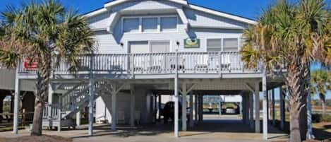 Bailey's Roost offers fabulous views from both decks! Ocean views & marsh views!