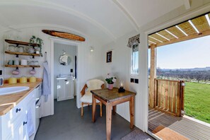 Aurora, One Bedroom Cotswold Holiday Cabin