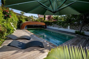 Swimming-pool