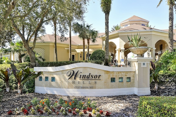 Main Entrance - 24hr Guard Gated Security