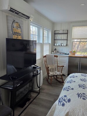 heating/cooling pump, smart t.v., electric fireplace makes it cozy!
