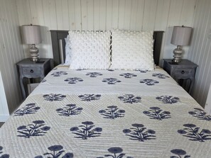 Comfy Queen Bed for Resting & Relaxing
