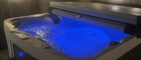 Private hot tub!