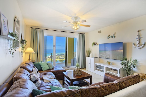 21-Ariel-Dunes-II-1802-Living