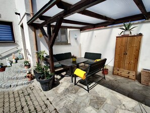 Kinderfreundliche Ferienwohnung mit familiärem Ambiente und Terrasse-Terrasse