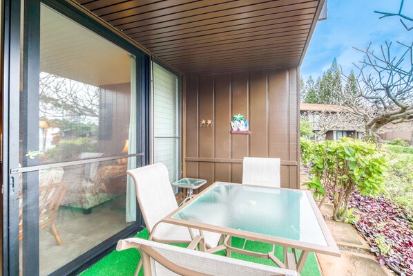 Outdoor dining