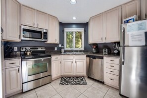 Full kitchen with Stainless Steel Appliances