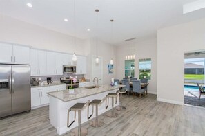 Large Kitchen with Breakfast Bar