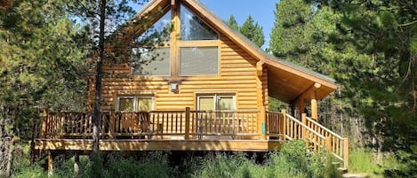 Surrounded by lush pine trees, our cabin is conveniently close to Henry Lake and Yellowstone National Park.