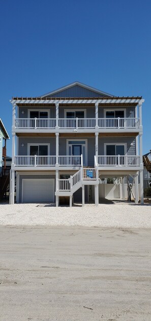 Front elevation of 108 Deal Drive, Family Tides.