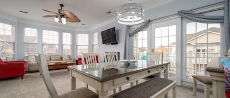 Open Floor Plan - Dining area and Living Room