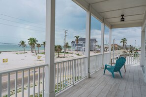 Beach views from the front Patio!