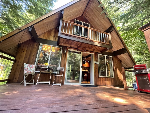 Relax and unwind on the front porch of Nisqually Nest.