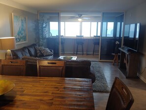 Dining room/living room/sunroom