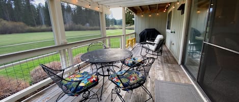 Back deck with golf course views, great for entertaining!