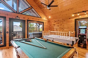 Gameroom area in upper loft 