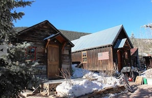 Front/side of cabin