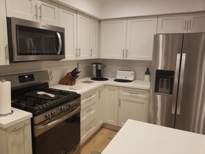 Excellent appliances in this fully appointed kitchen