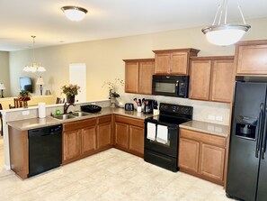 Fully Stocked Kitchen 