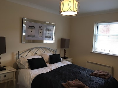 Beautifully furnished double bedroom apartment