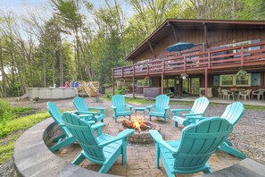 Beautiful firepit area in the back yard.