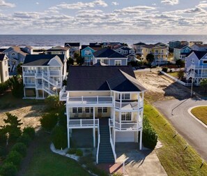 Located next to a private boardwalk to the beach