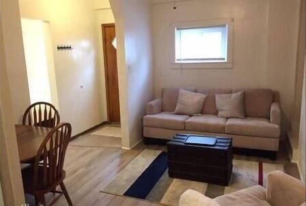 living / dining room from different angle (1)