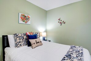 Cute Bedroom #2 with black leather Futon!