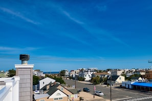 Surf City Roofdeck Views - one short walk to the beach!
