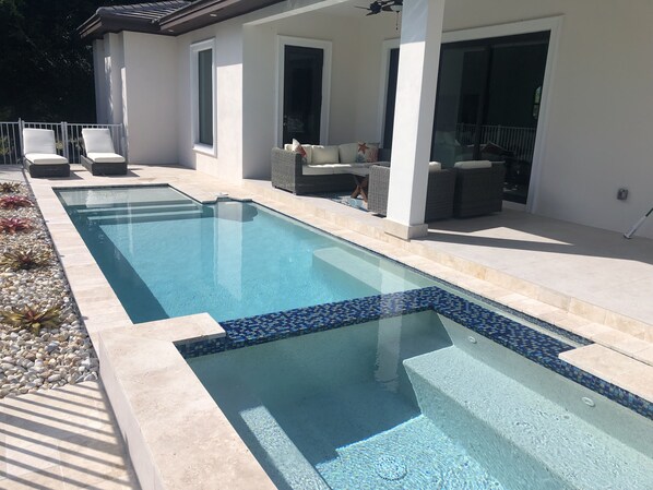 Your own private pool and Hot tub!