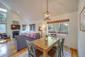 Dining Area | Dishware Provided | Free WiFi