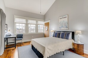 Bedroom with desk