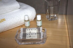 Bathroom amenities