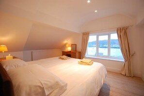 Bedroom: Estuary View Apartment in Deganwy Conwy