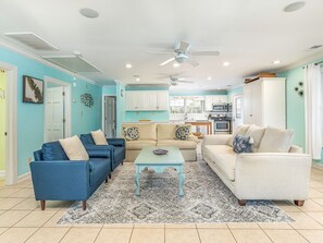 2nd floor Living area with Large flat screen TV