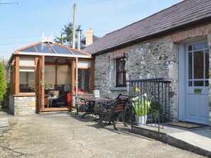 Exterior | Tynval, Bronwydd Arms