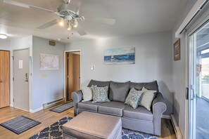 Living Room | Free WiFi (1000 Mbps)