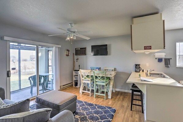 Oak Harbor Vacation Rental | 1BR | 1BA | 512 Sq Ft | Access Only By Stairs