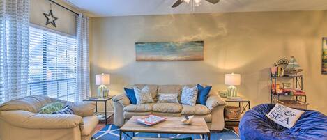 Galveston Vacation Rental Condo | 2BR | 2BA | 1,004 Sq Ft | No Steps Required