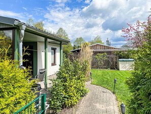 Strauch, Garten, Hütte, Ground, Schatten, Rasen, Garten, Gartenbauten, Landscaping, Hinterhof