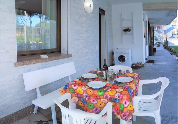 Outdoor dining