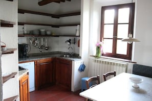 Küche mit Essplatz
