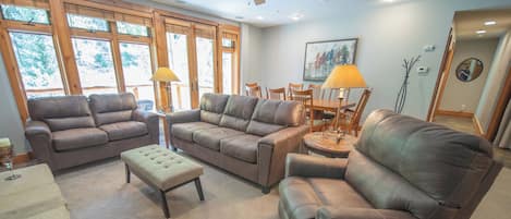 Beautifully updated vacation condo at The Timbers!