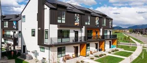 Gorgeous exterior of the 2100 sq ft townhome!