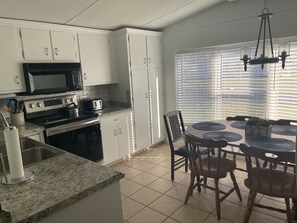 Eat-in Kitchen
