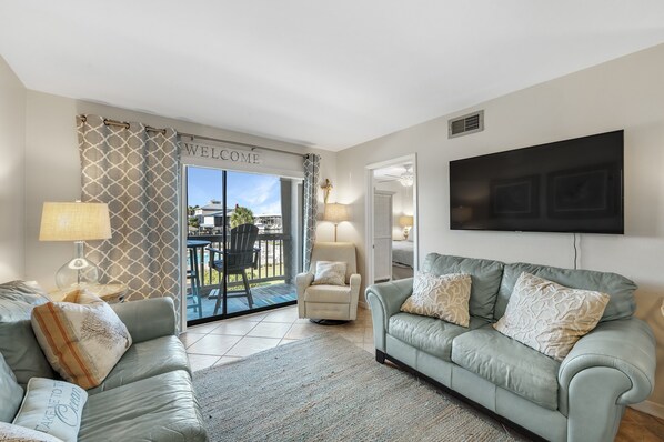 Living Room with Plenty of Comfortable Seating and
2 Full Size Sofas and a Recliner
New Smart TV (streaming & cable)