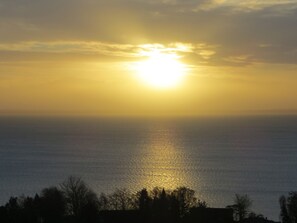 Der Sonnenaufgang am Morgen