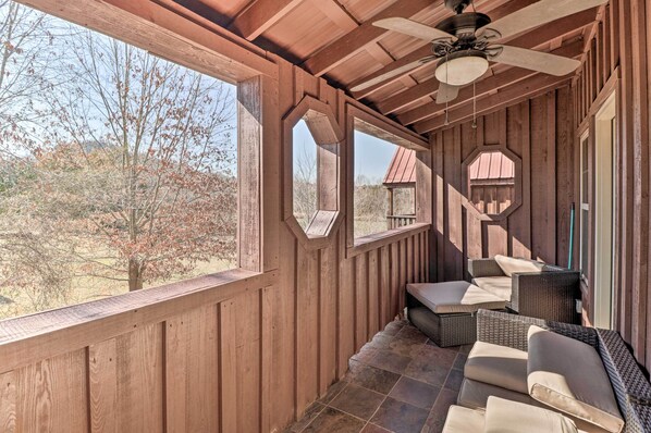 Heber Springs Vacation Rental | 3BR | 3BA | 1,660 Sq Ft | Stairs Required