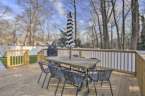 Private Deck | Gas Grill