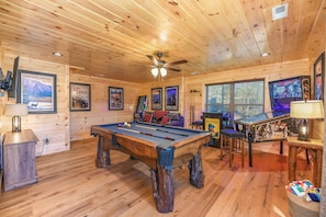 Ultimate Hang Out Game Room